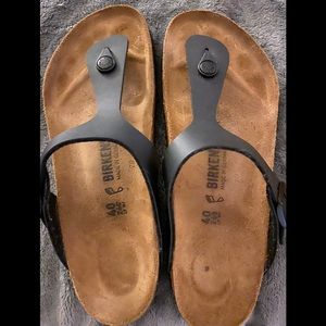 Birkenstock’s worm once size 9 or Euro 40